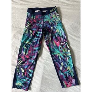 Nike Pro Vibrant Blue and Green Leggings for Active Performance